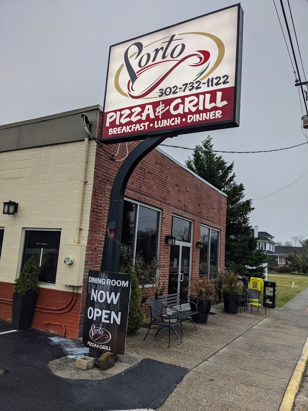Porto Pizza & Grill Restaurant
